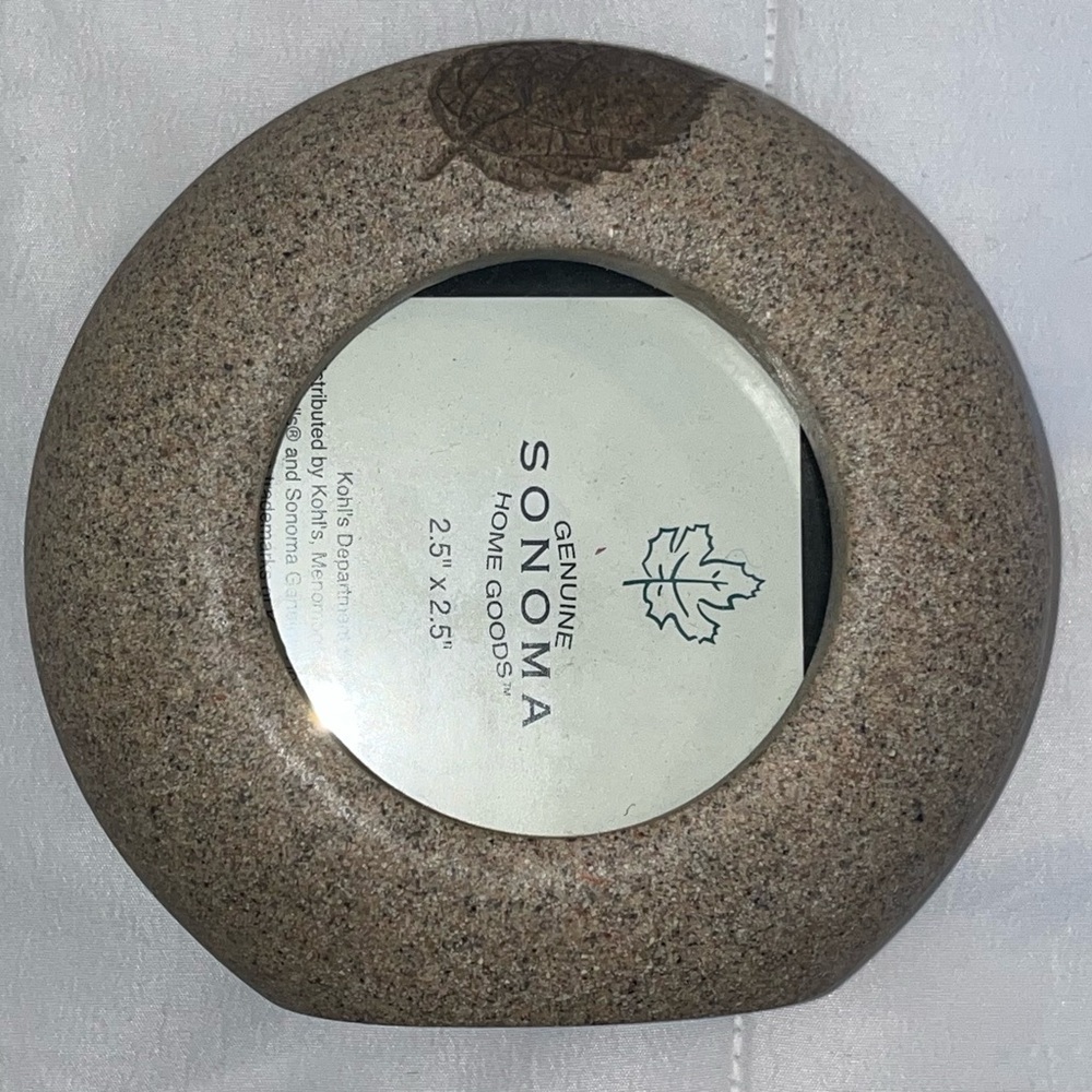 Sonoma Home Goods 2.5 x 2.5 Round Stone Picture Frame - NEW W/ BOX